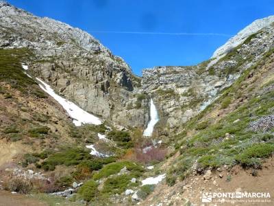 Montaña Leonesa Babia;Viaje senderismo puente; puente de diciembre dias viajes fin de semana arbol 